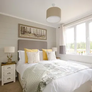 https://hollicarrs-woodland-lodge.yorkshirehotels.net